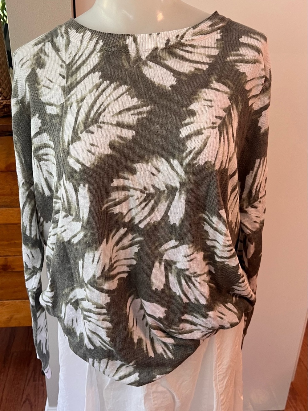 J. Jill Linen Blend Olive and White Palm Leaf Pattern Sweater size S